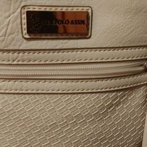 Ladies sm. Handbag. Over there shoulder strap